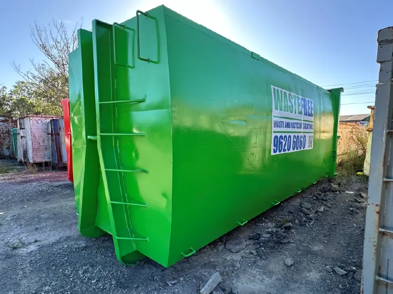 Construction waste collection vehicle supporting builders and contractors on active job sites NSW